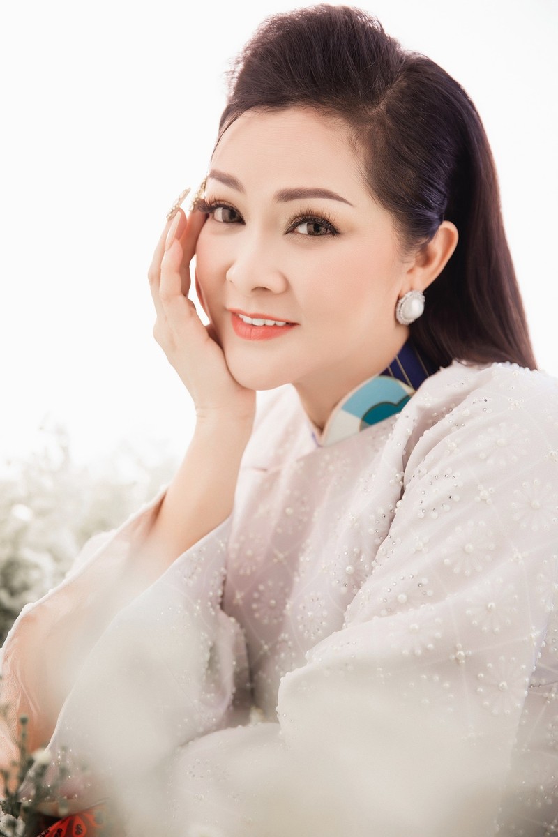 Ca si Nhu Quynh U55 van tre dep, rang ro-Hinh-3