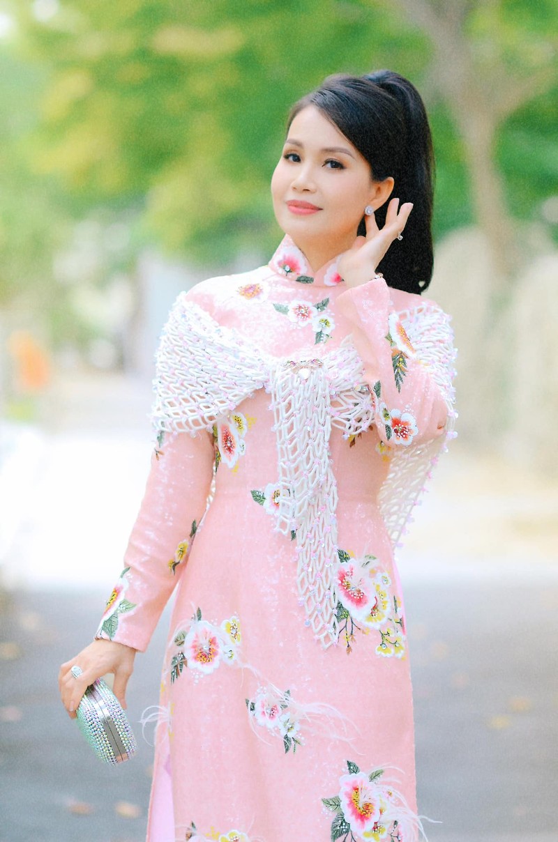 Cam Ly tuoi 54 vuot bien co, tan huong cuoc song binh yen-Hinh-2