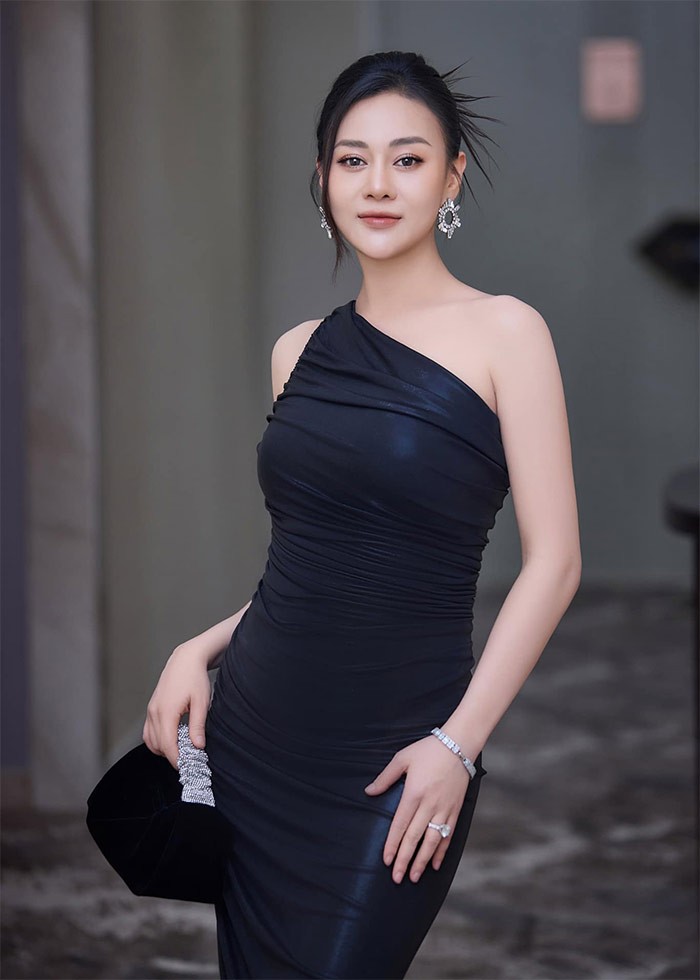 Bat ngo voc dang cua Phuong Oanh sau khi sinh doi-Hinh-5