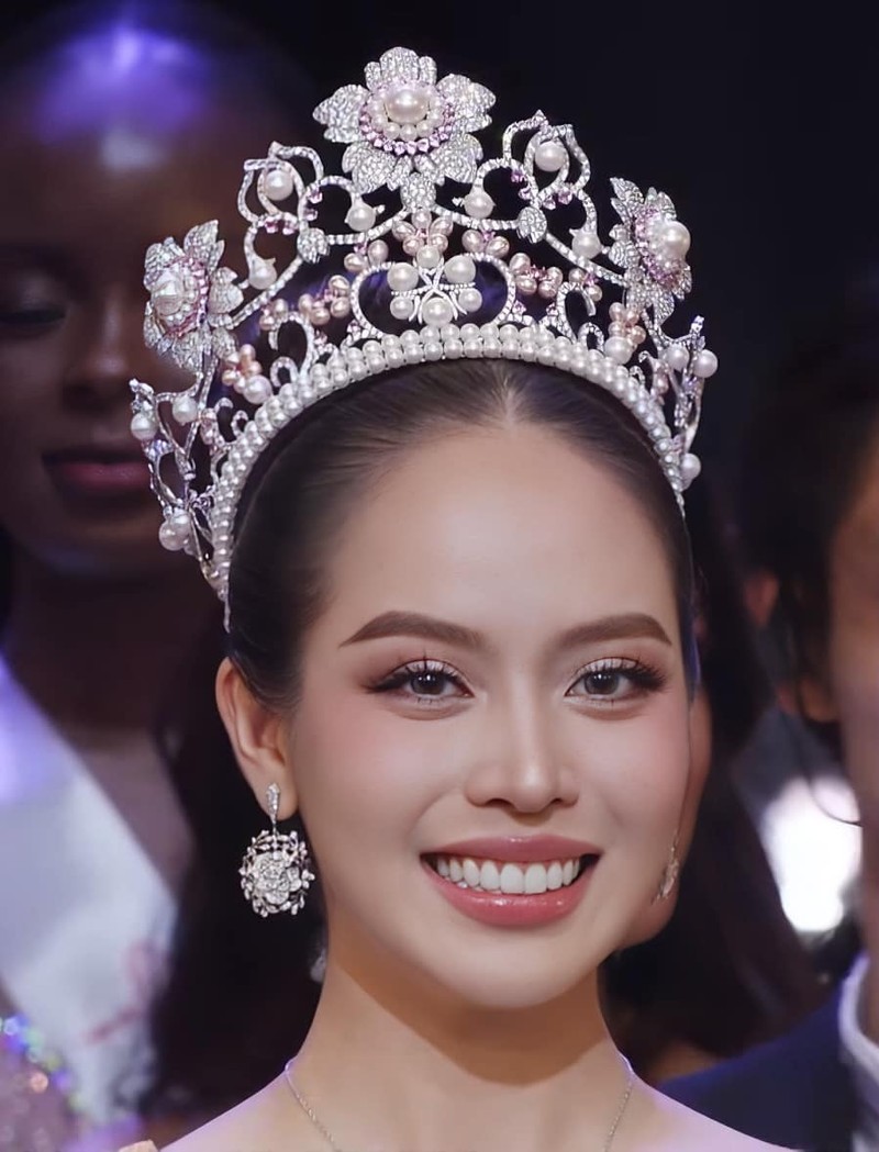 Phan thi ung xu xuat sac giup Thanh Thuy dang quang Miss International 2024