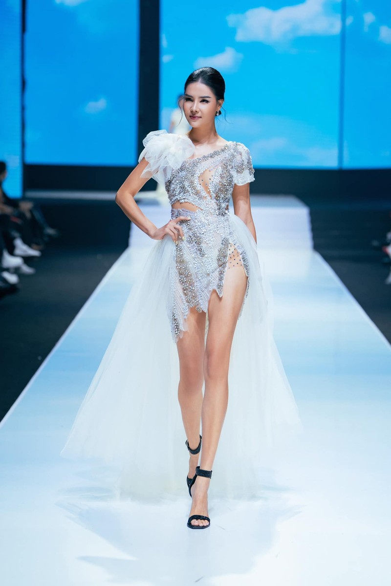 Ky Han tro lai san catwalk van “chat chem” sau 10 nam o an-Hinh-6