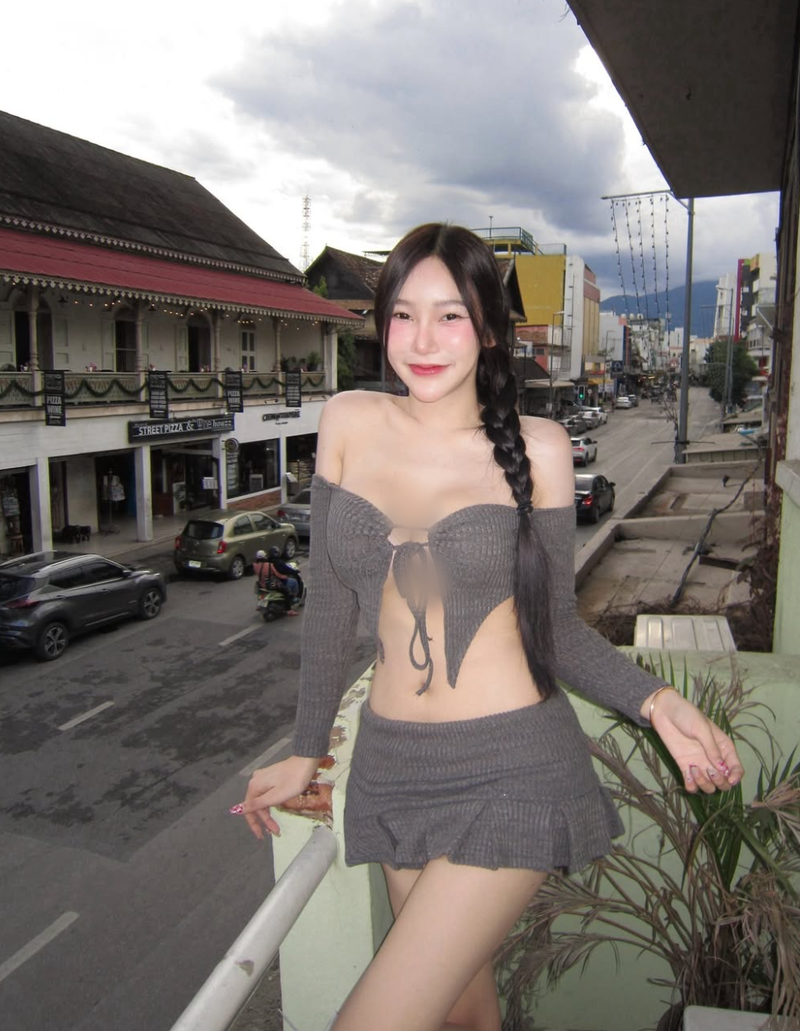 Hot girl Thai Lan dien do tre nai khoe them nguc goi cam-Hinh-2