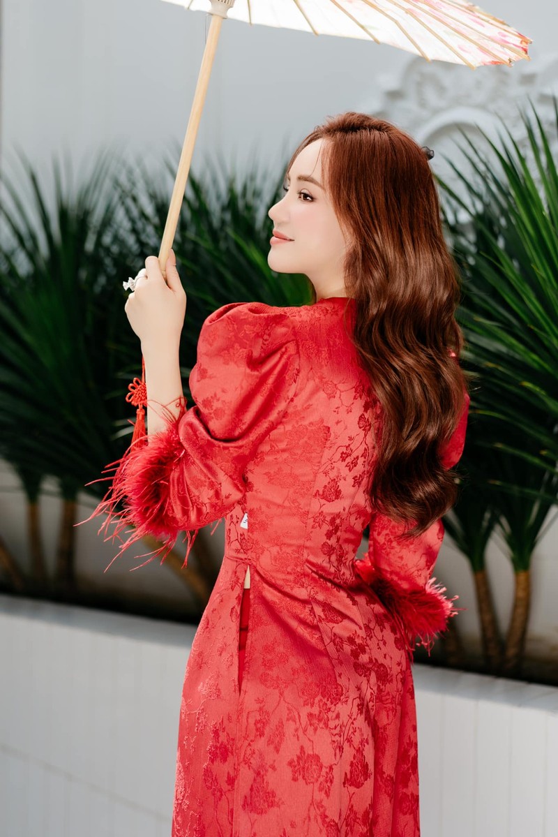 Doan Hai My khoe dang voi ao dai, Minh Hang du lich Hong Kong-Hinh-5