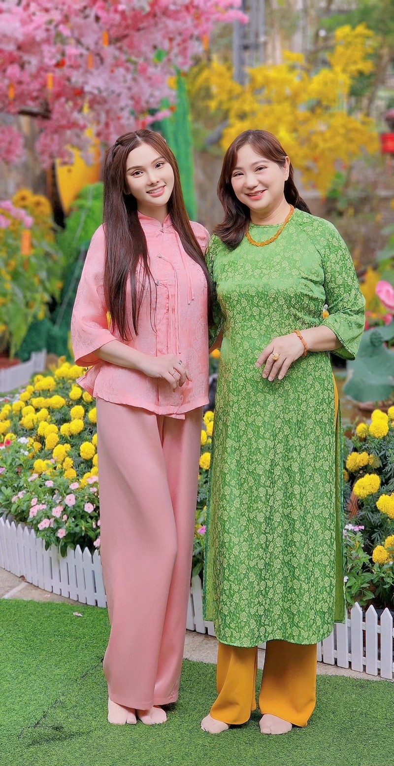 H'hen Nie xinh dep du su kien, Thanh Thuy mac vay tre vai-Hinh-9