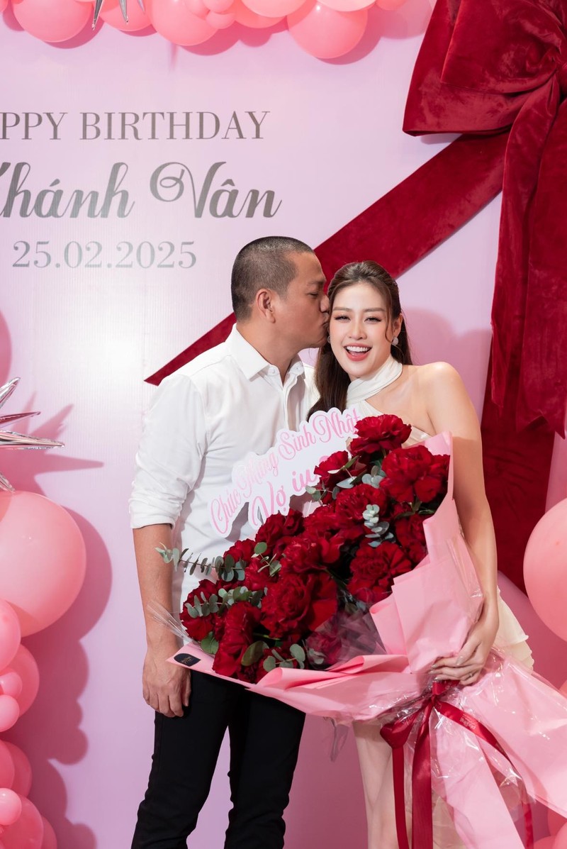 Lo Lem khoe anh dep trong veo, Khanh Van to chuc sinh nhat-Hinh-2