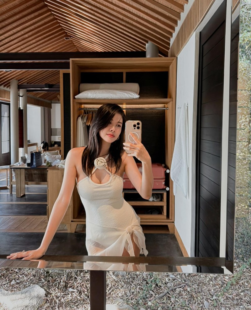 Hot face sao Viet: Thuy Anh chup anh khoe vong eo thon gon-Hinh-2