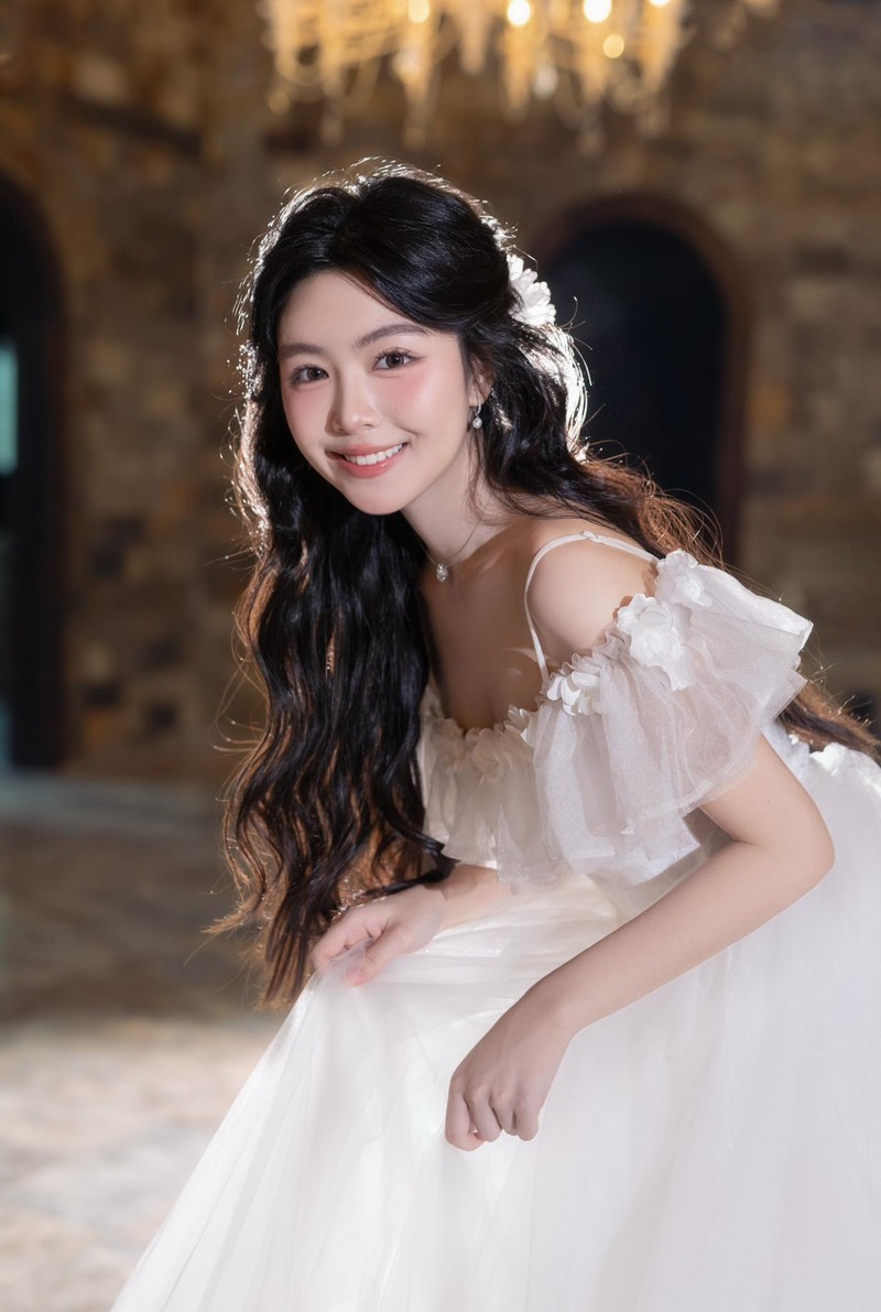 Lo Lem “don tim” voi loat anh tuoi 19 xinh nhu mong