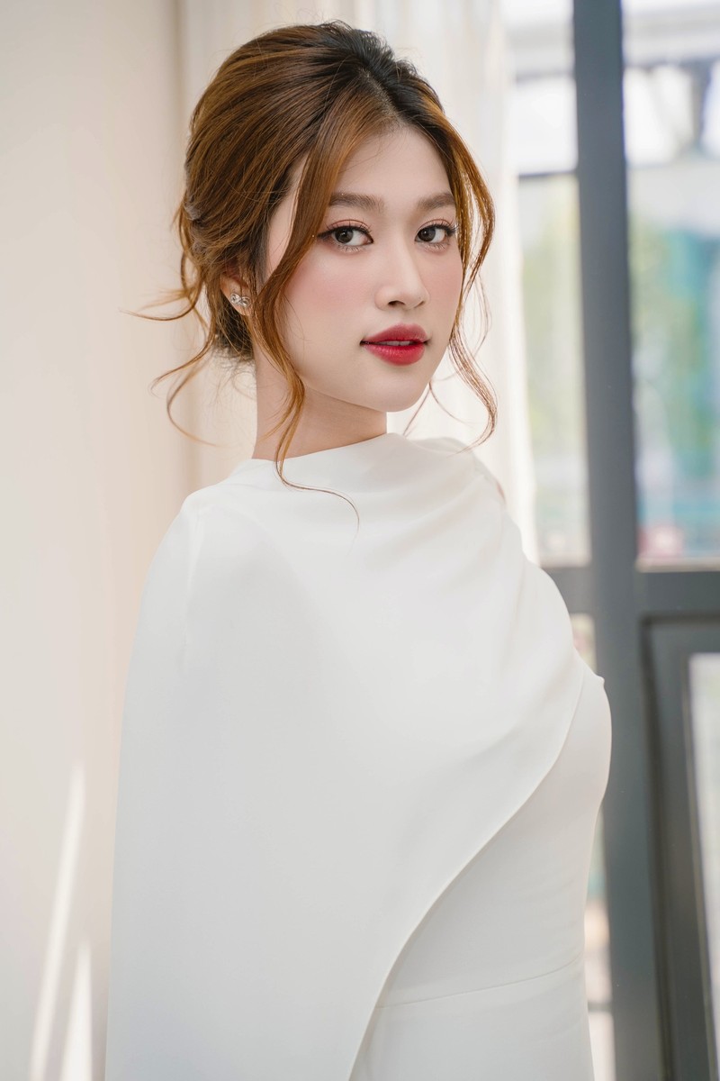 Nhan sac xinh dep, quyen ru cua Hoa hau Thien An o tuoi 25-Hinh-10