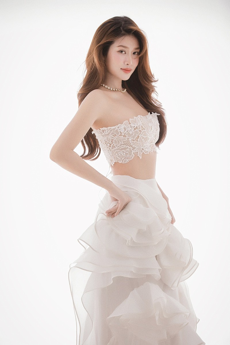 Nhan sac xinh dep, quyen ru cua Hoa hau Thien An o tuoi 25-Hinh-4
