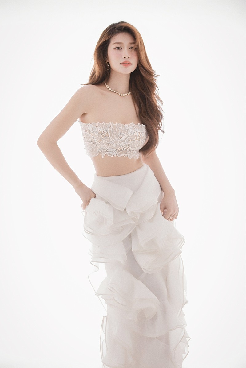 Nhan sac xinh dep, quyen ru cua Hoa hau Thien An o tuoi 25-Hinh-5