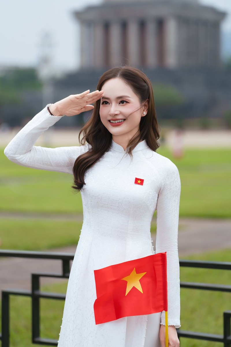 Hot face sao Viet: Dat G thong bao cau hon ban gai Cindy Lu-Hinh-4