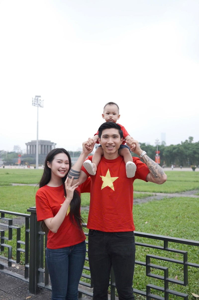 Gia dinh Doan Hai My tung bo anh “xin xo” mung dai le-Hinh-7