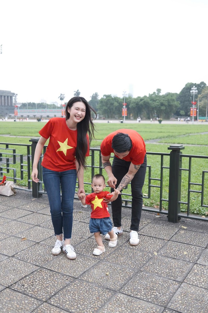 Gia dinh Doan Hai My tung bo anh “xin xo” mung dai le-Hinh-8