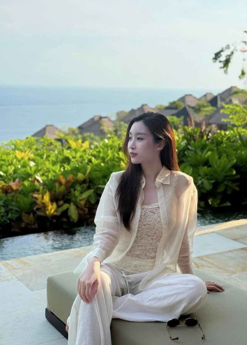 Hot face sao Viet: Do My Linh du lich cung chong o nuoc ngoai