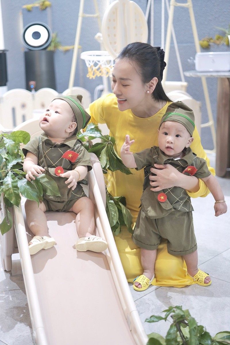 “Tan chay” khoanh khac doi thuong cua Phuong Oanh va cap song sinh-Hinh-6