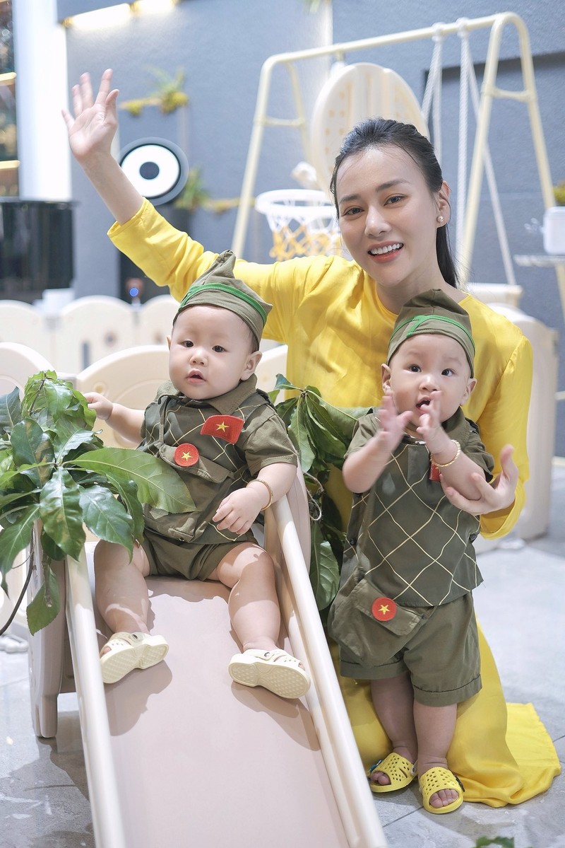 “Tan chay” khoanh khac doi thuong cua Phuong Oanh va cap song sinh-Hinh-8