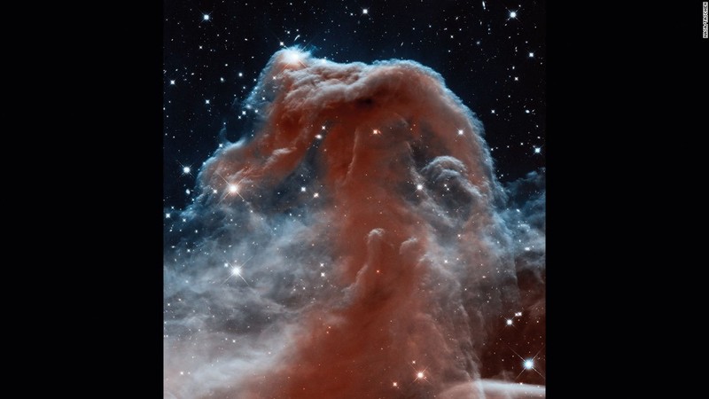Ve dep khong gian cuc an tuong qua kinh vien vong Hubble-Hinh-9