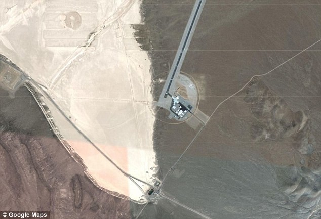 Phat hien xac UFO tai Area 51 nho Google Map?-Hinh-5