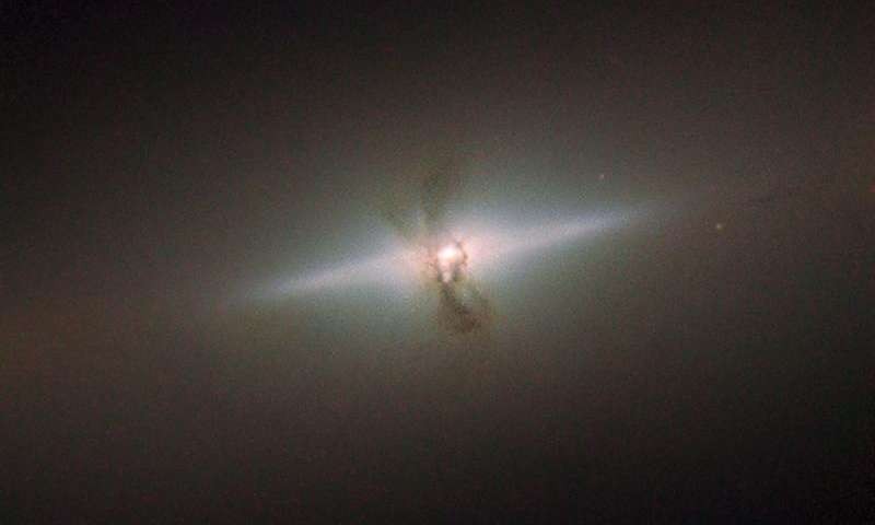 Bat ngo voi hinh anh moi nhat ve thien ha NGC 4111