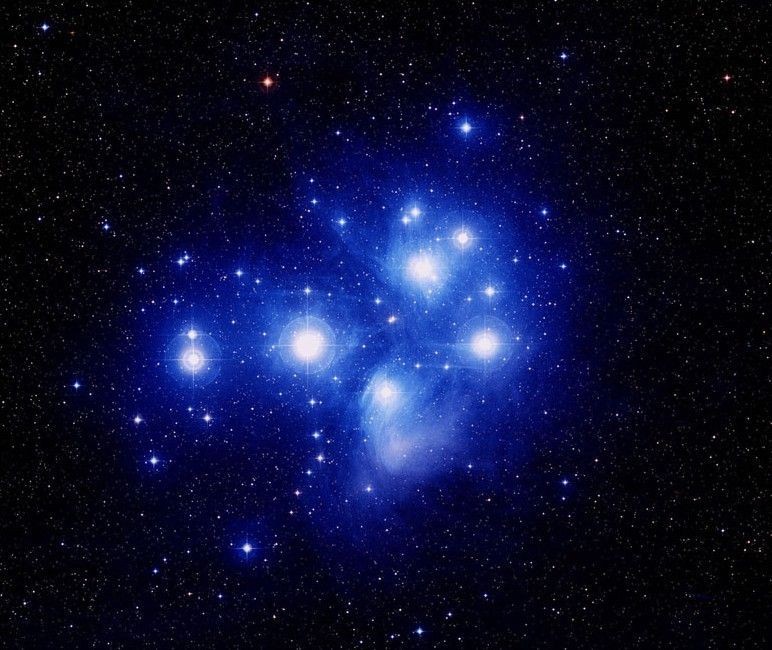 Ngam mau xanh huyen dieu cua cum sao M45-Hinh-2