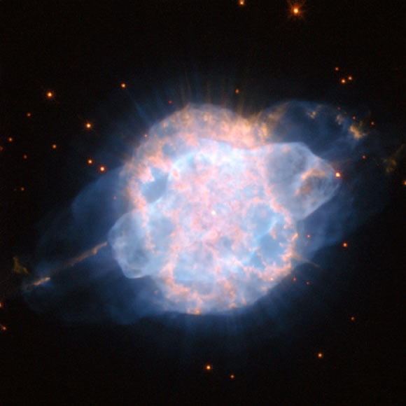 Hinh anh bat ngo ve thien ha NGC 3918 lot kinh thien van