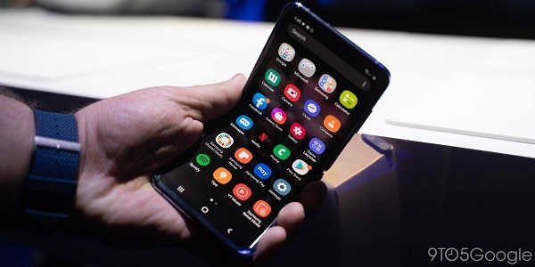 Galaxy Z Flip nut vo ngay lan gap mo dau tien: Nguyen do o dau?-Hinh-4
