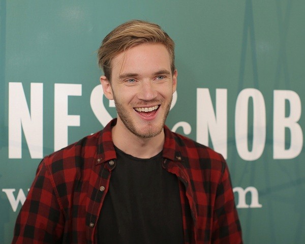 Youtuber so mot the gioi PewDiePie va nhung scandal gay tranh cai nhat-Hinh-2