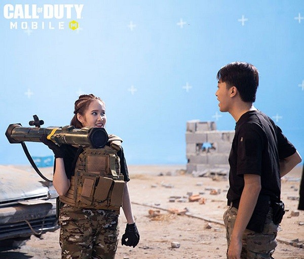 Cris Phan va vo hot girl “cuc ngau'' cosplay chien binh Call of Duty Mobile VN-Hinh-7
