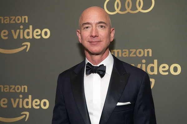 Mau giay dan tren tu lanh tiet lo dieu dac biet ve ty phu Jeff Bezos-Hinh-6