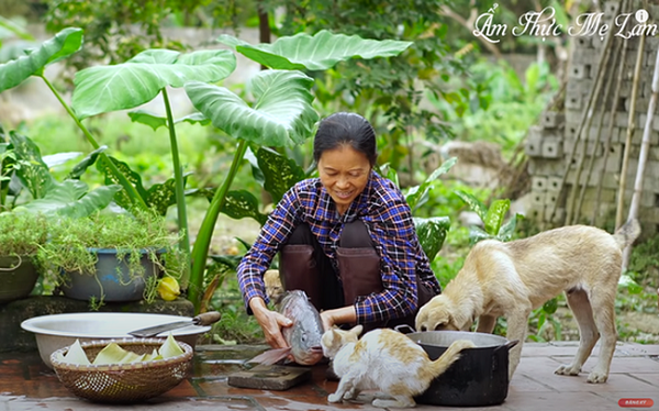 Kenh “Am thuc me lam” bat ngo vuot mat Youtuber Viet-Hinh-6