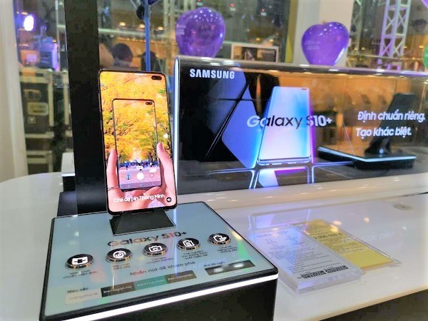 Galaxy S10+ 128GB chinh hang bat ngo giam gia sau chua tung co