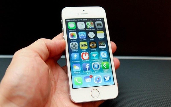Tai sao iPhone 5S mat van tay xuong gia tham chi 500.000 dong?