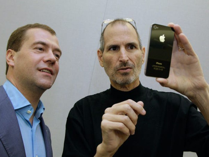 Scandal lon nhat lich su Apple, Steve Jobs phai cong khai xin loi-Hinh-5