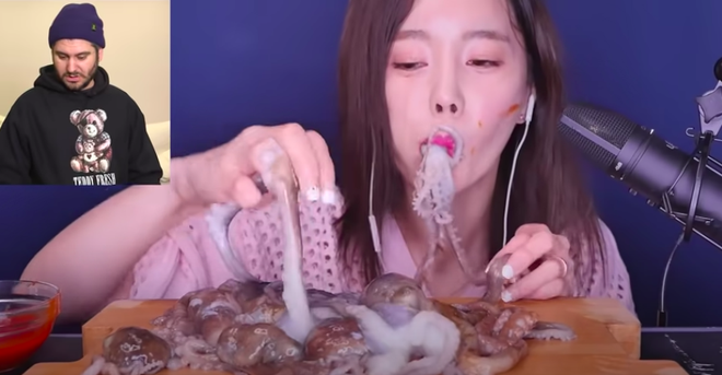 “Dinh” nhieu tai tieng, hai Youtuber mukbang dinh dam gay phan no-Hinh-11