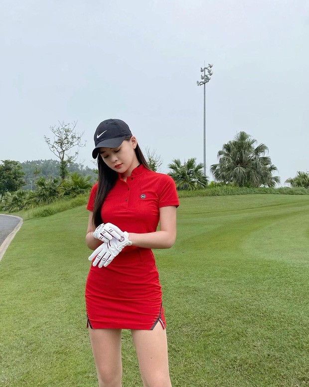 Hot girl Da Nang duoc menh danh “my nhan dep nhat san golf”-Hinh-2