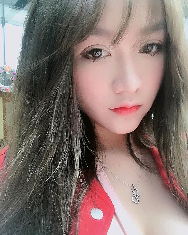 Nhung hotgirl lang Esports Viet tro thanh idol vi... vua xinh vua giau-Hinh-11