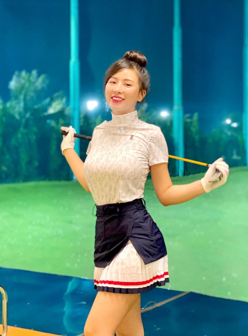 Chan dung hot girl lang golf khien ai cung “dan mat” vi body nuot na-Hinh-4
