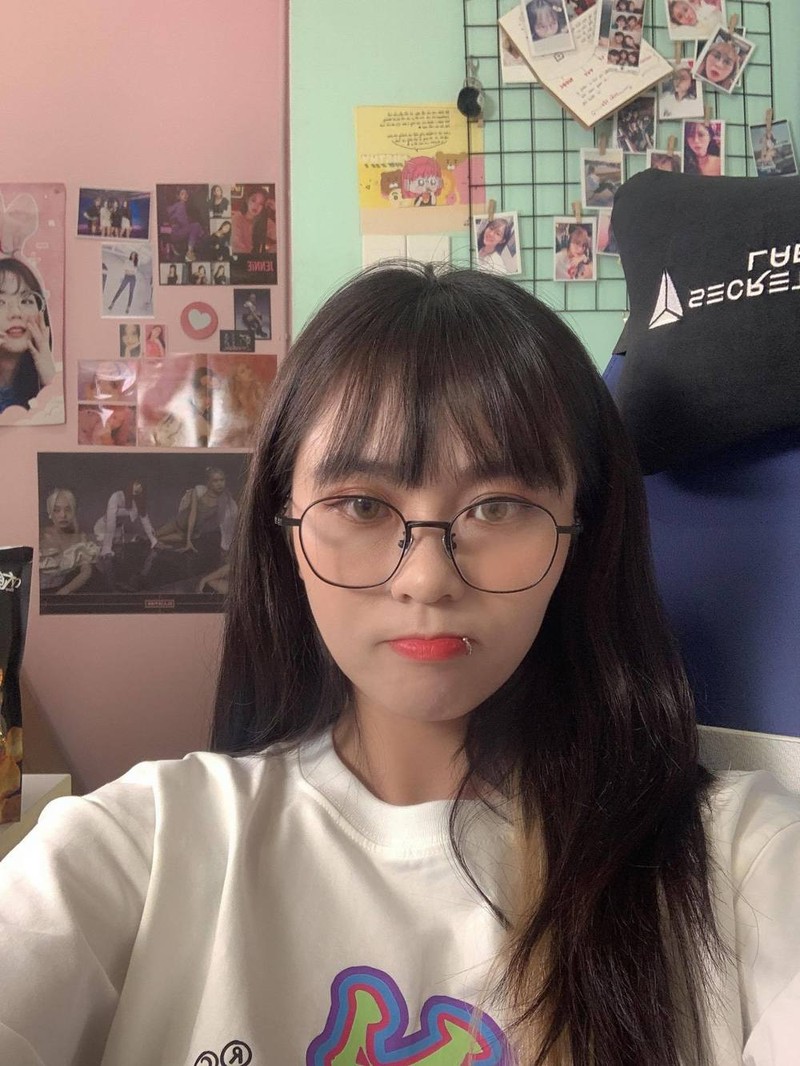 “Soi” nhan sac tren song truyen hinh cua dan nu streamer noi tieng-Hinh-6