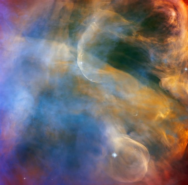 Can canh tinh van Orion tuyet dep ngo nhu sieu thuc qua Kinh Hubble-Hinh-2