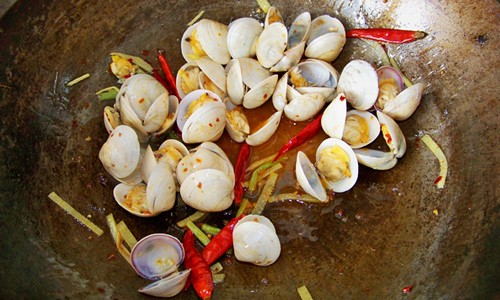 Bien tau cung mon ngao hap kieu Thai la mieng-Hinh-6