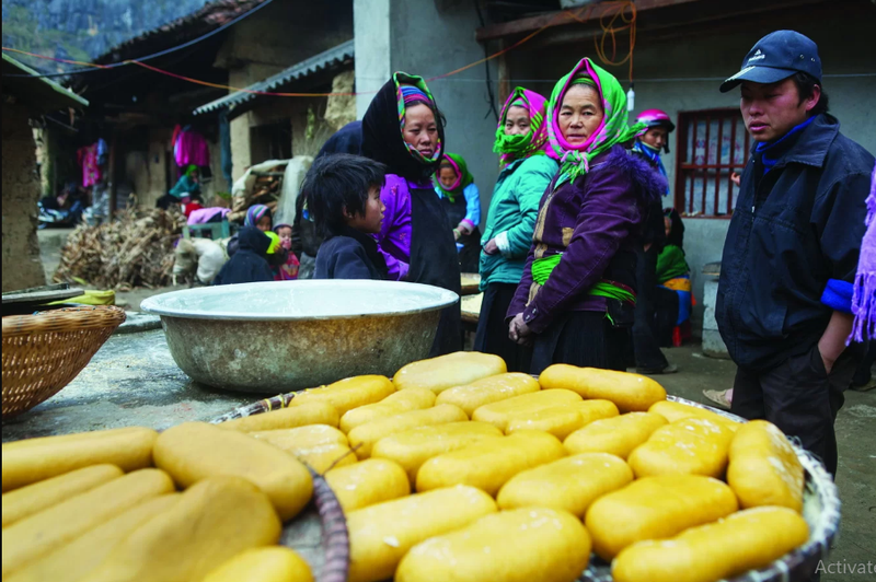 Kham pha banh lao khoai doc dao ngay Tet cua dan toc Mong-Hinh-9