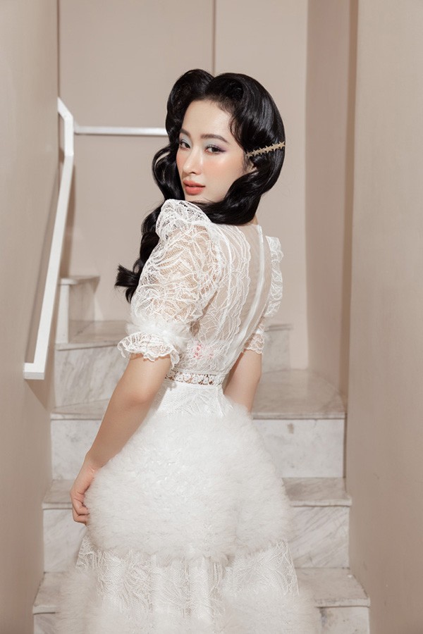 Lien tuc an mac sexy, Angela Phuong Trinh “lot xac” khac la (TS)-Hinh-8