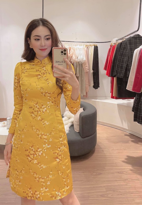 Ngam MC “xinh nhat dai VTV” khoe dang voi ao dai cach tan-Hinh-2