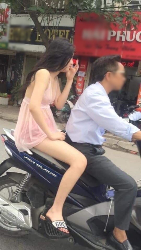 Dien ao mong khoe noi y sexy, sao truyen hinh bi 