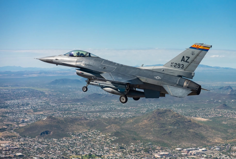 May bay F-16 cua My bi bo khong duoc chuyen den Ukraine-Hinh-5