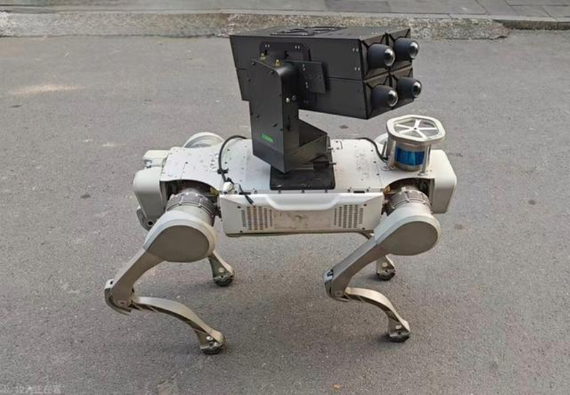 Trung Quốc khoe chó robot quân sự, kỹ năng chiến đấu "đáng gờm" Trung Quoc khoe cho robot quan su, ky nang chien dau
