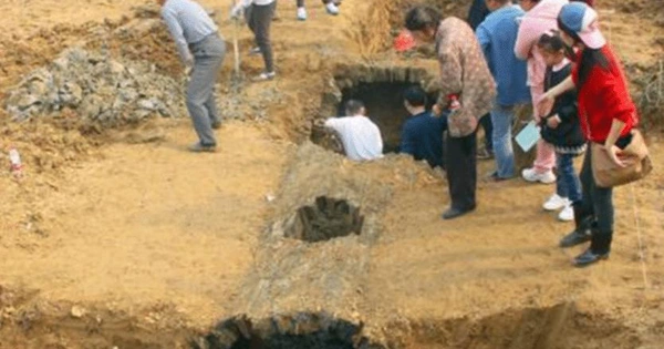 Dao trung mo co, cong nhan bong dung nga quy truoc canh tuong nay-Hinh-4