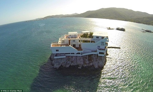 Chiêm ngưỡng khách sạn nổi tuyệt đẹp trên biển tại Honduras