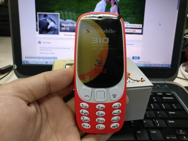 Giat minh Nokia 3310 nhai “giong 99%” hang that o Viet Nam-Hinh-5