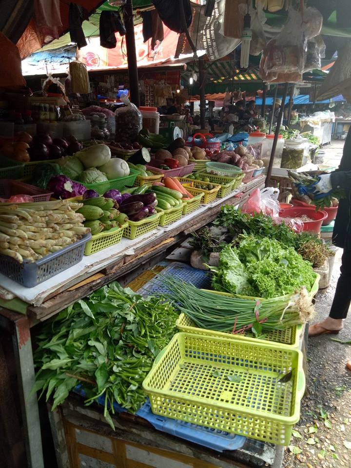 Bao chong sieu bao, nguoi dan Ha Noi lo tich tru thuc pham-Hinh-8